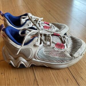 Nike Giannis Immortality Sneakers. Big kids size 3.5.